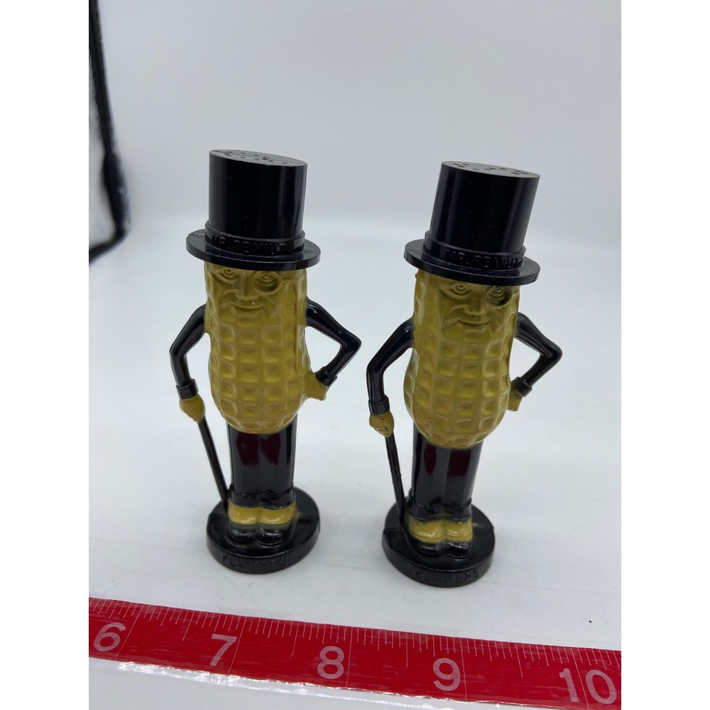 Planters Salt and Pepper Shakers Yellow Mr Peanut Vintage Plastic Pyro USA